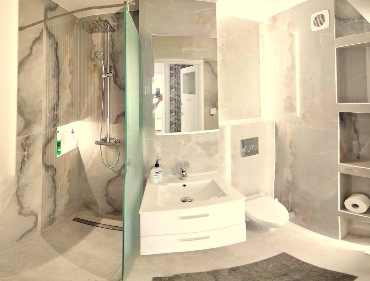 Studio Zelazna Rooms Near Old Town Warszawa Eksteriør billede